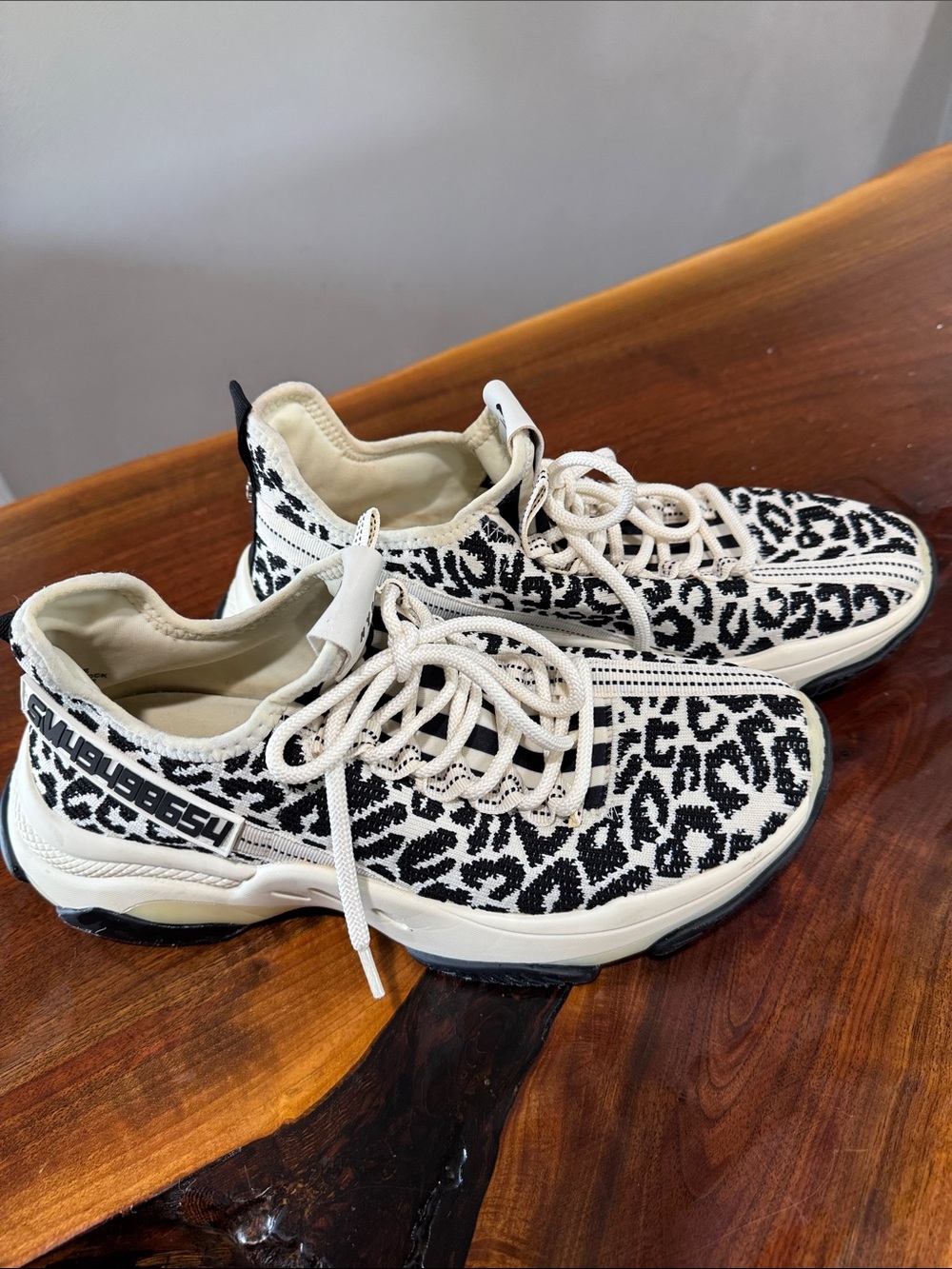 Steve Madden NY90 Maxima Black & White Patterned Knit Sneakers Size 11